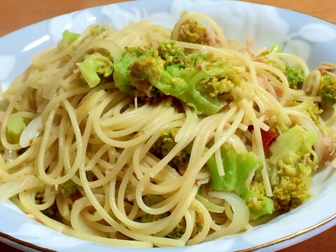 旨いパスタ♪ツナとブロッコリーのペペロンチーノ